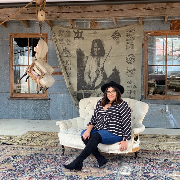 Meet your Posher, Sarah - Picture 1 of 5